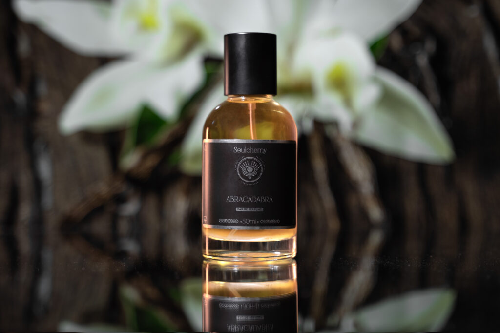Abracadabra &mdash; warm resinous botanicals